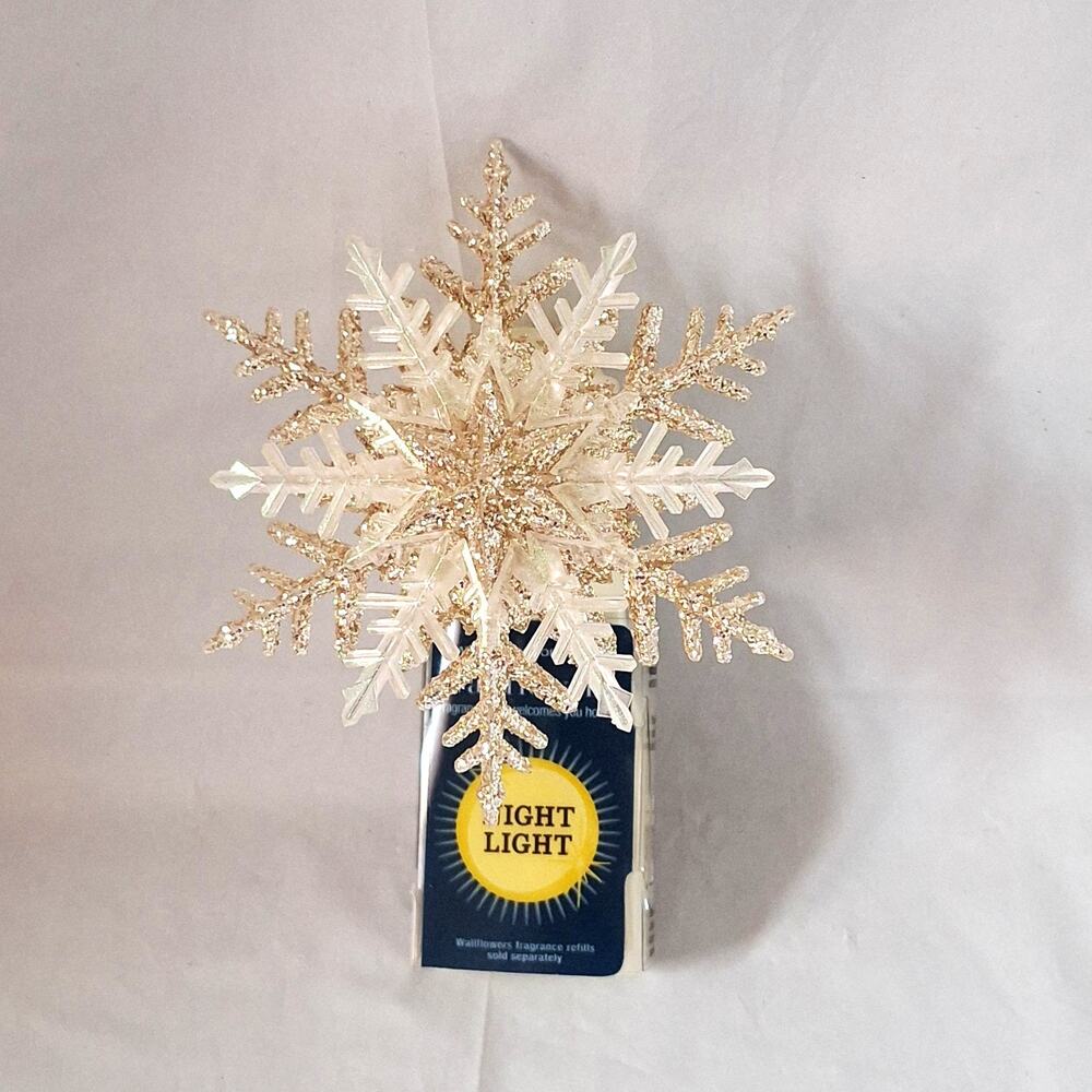 Bath & Body Works Snowflake Wallflower Fragrance Plug Nightlight